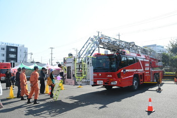 消防車・体験ブース